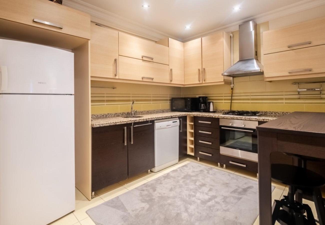 Exclusive Flat With Balcony In Nisantasi Leilighet Istanbul Eksteriør bilde
