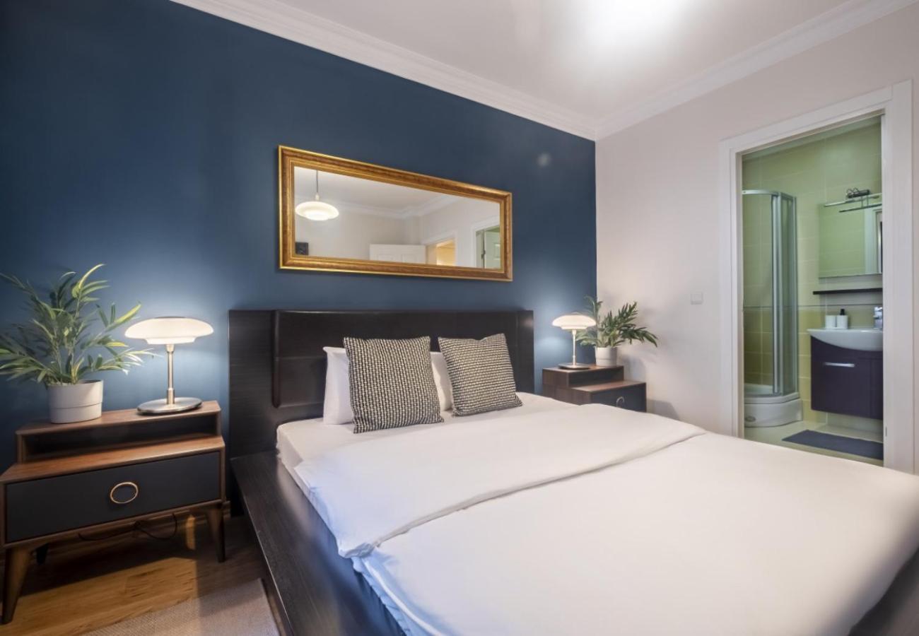 Exclusive Flat With Balcony In Nisantasi Leilighet Istanbul Eksteriør bilde